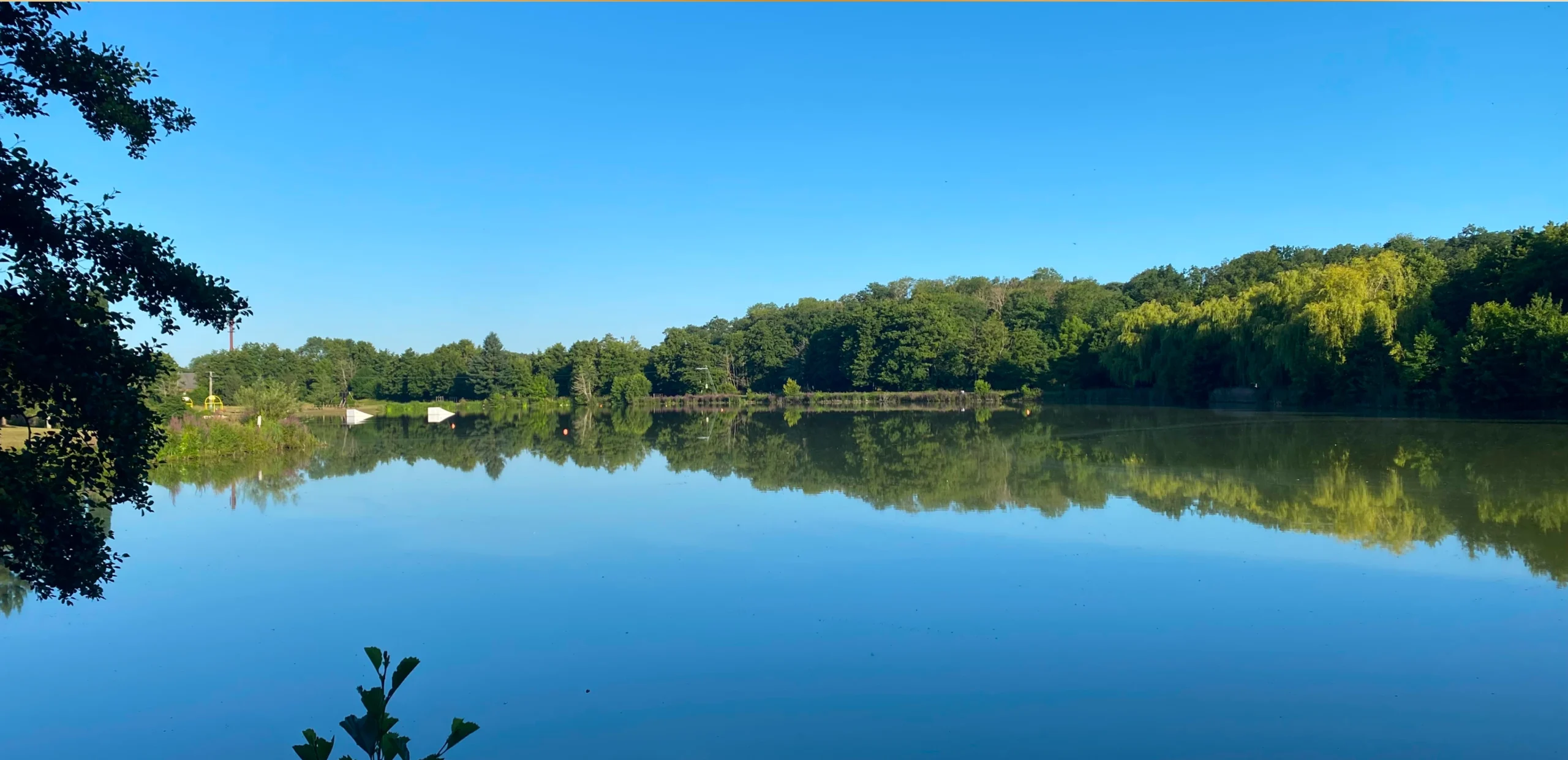 mesnils sur iton scaled Accueil